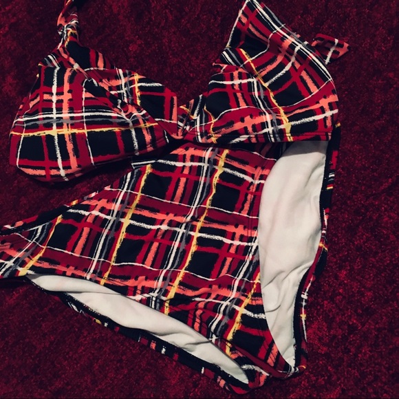 Bikini - Picture 3 of 3